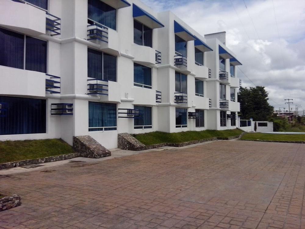 Oyo Hotel Casa Blanca Martínez de La Torre Exterior foto